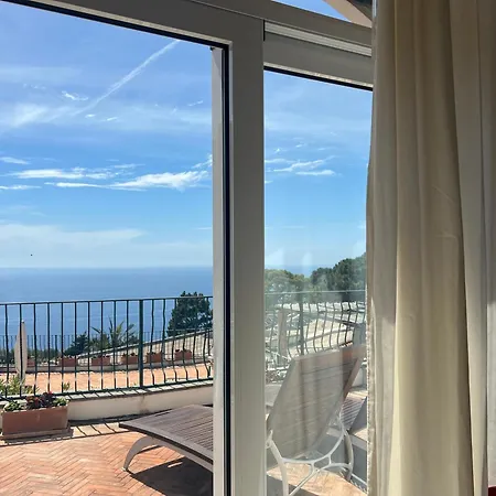 Della Piccola Marina Capri