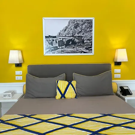 Della Piccola Marina Capri